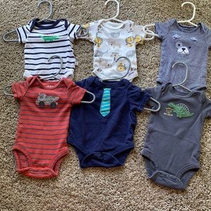 Newborn onesies 6 for $12